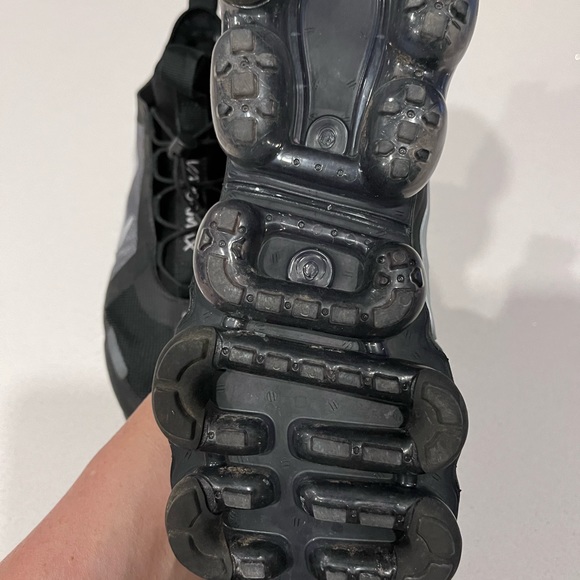 Nike VAPORMAX women’s size 7.5 Black - Picture 4 of 4